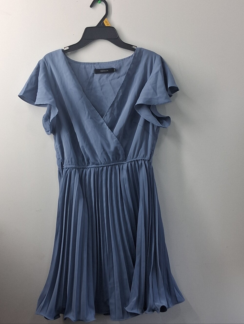 ZESICA Dusty Blue Pleated Mini Dress V-Neck Flutter Ruffle Sleeve Size S